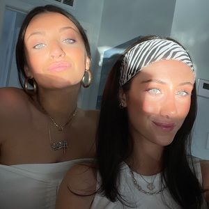 Meet your Posher, Helena